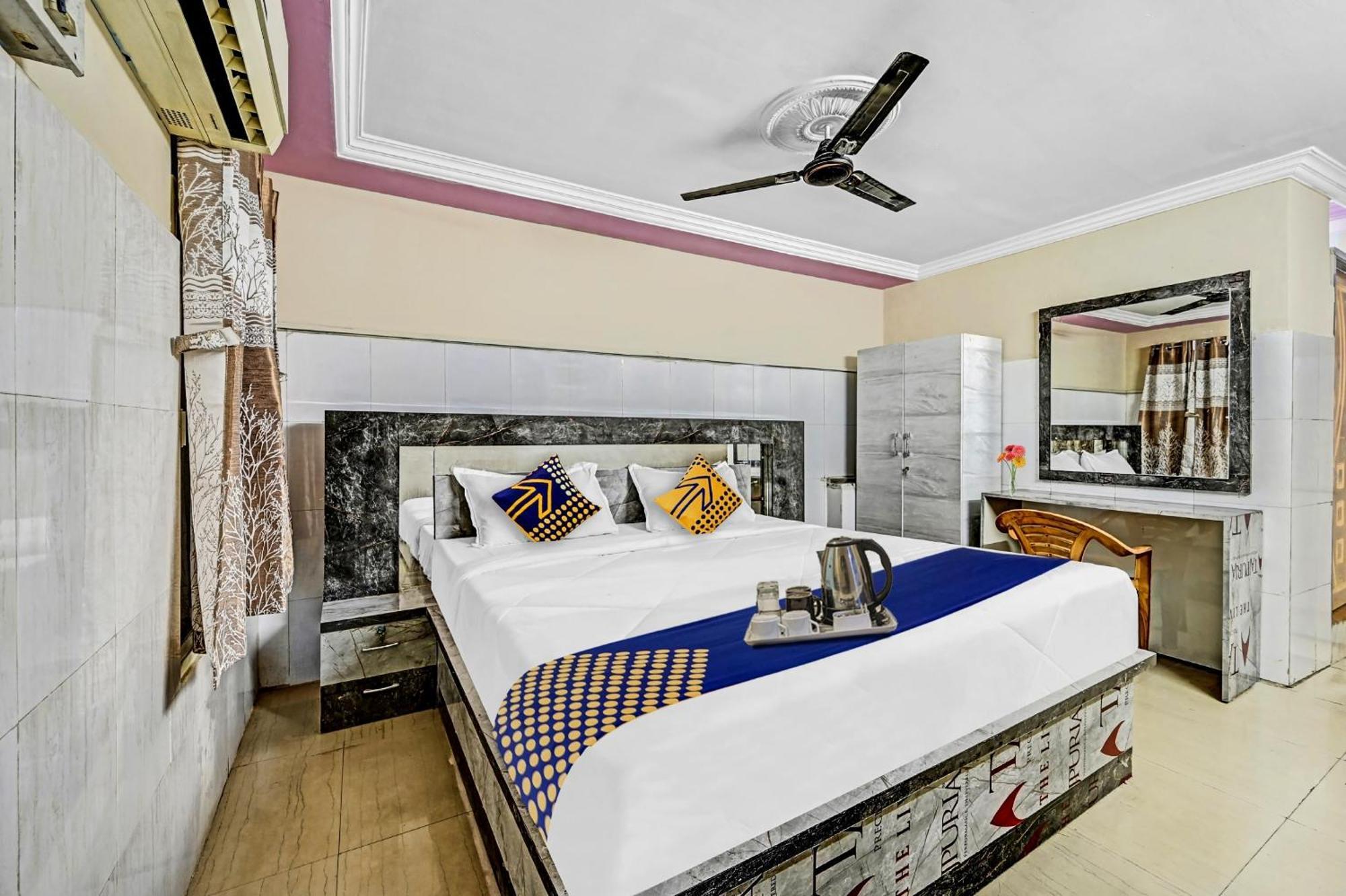 Spot On Svr Grand Hotel Vijayawada Exterior photo
