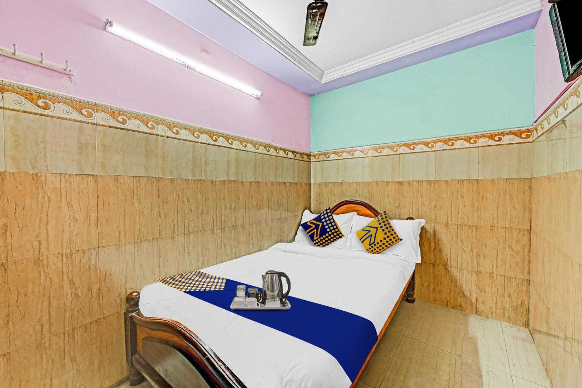 Spot On Svr Grand Hotel Vijayawada Exterior photo