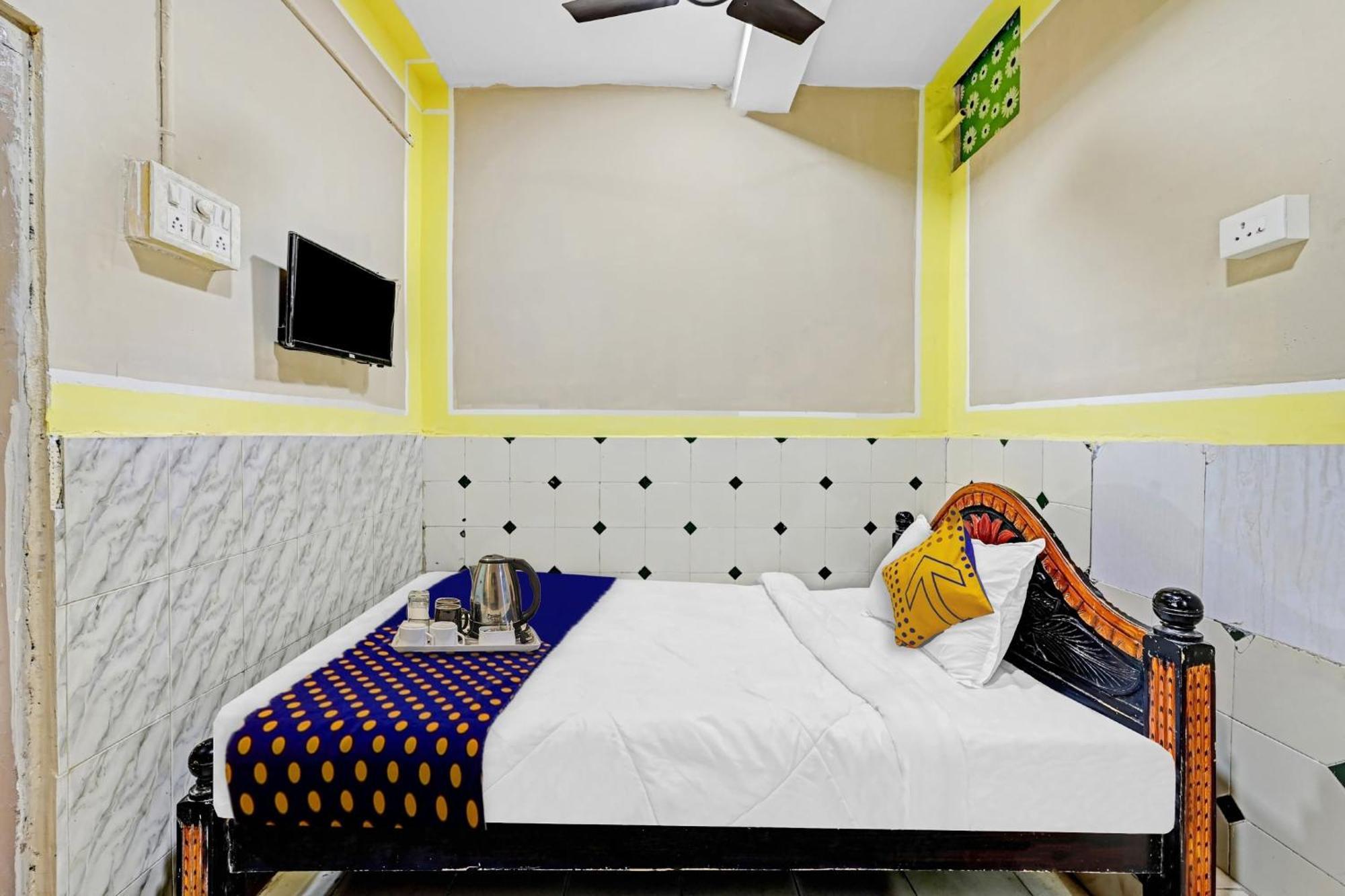 Spot On Svr Grand Hotel Vijayawada Exterior photo